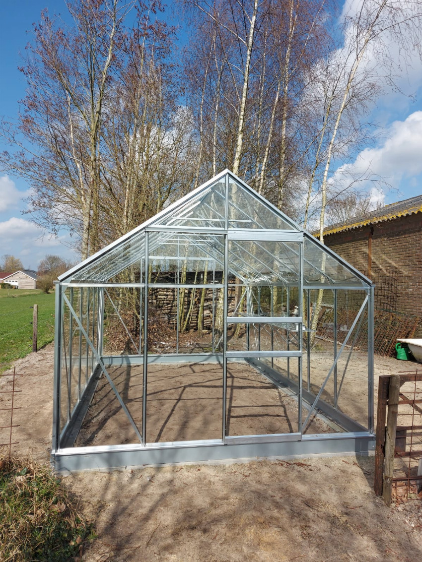 Royal Well Universal 128 with safetyglass